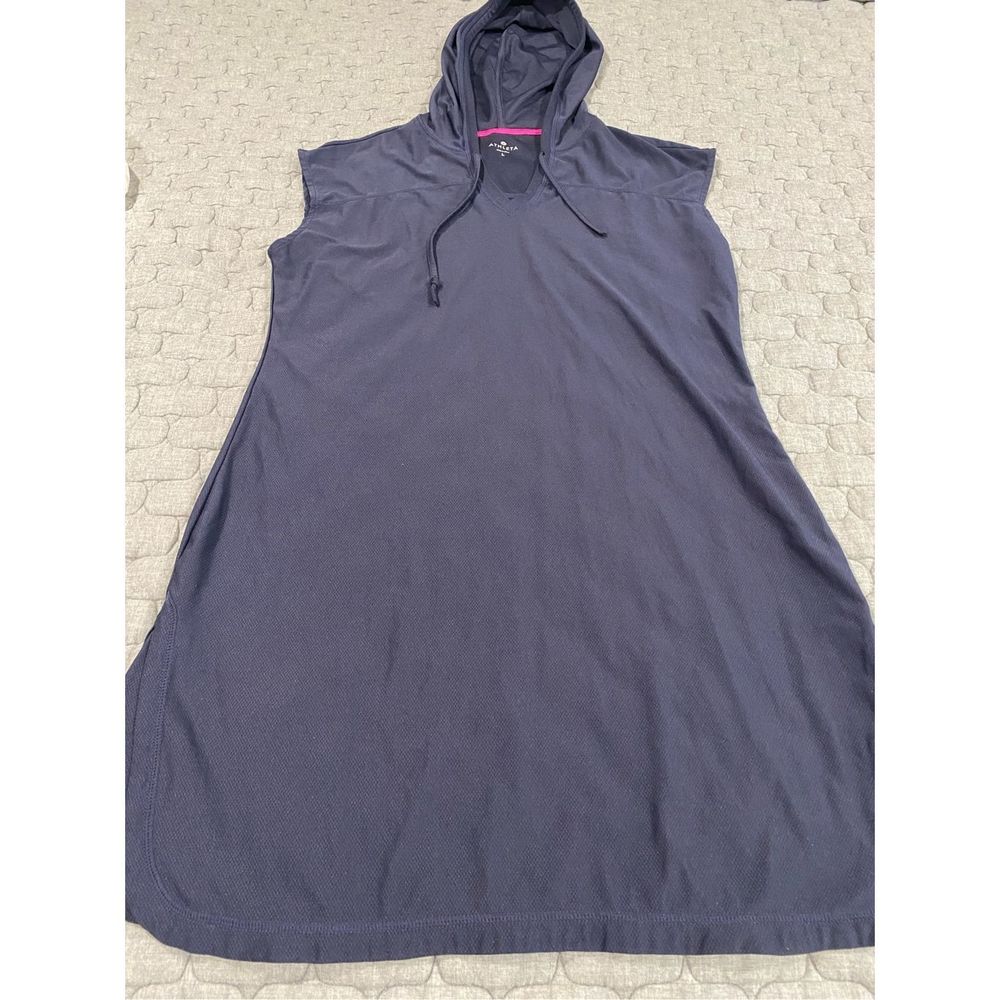 Ladies navy blue hooded sleeveless dress.  Size large by Athleta